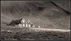 ATH. SÝNISHORN. MYNDIN TENGIST EKKI ÞESSARI JÖRÐ.

Hér getur þú sett inn myndir af því sem þú vilt. 
t.d myndir af fjölskyldunni, húsakosti á þinni jörð, lanslaginu eða vélunum sem notaðar eru á búinu.